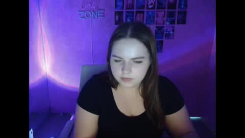 Reina online show from March 27, 7:02 pm