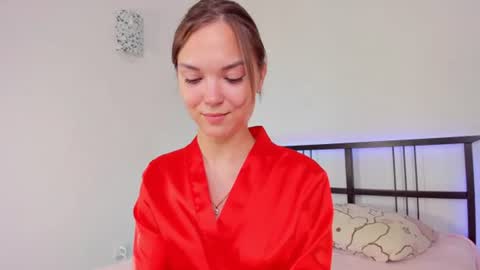 Snapshot of relaxi_g1rl chatting on June 22, 2:25 pm Elly online show from June 22, 2:25 pm