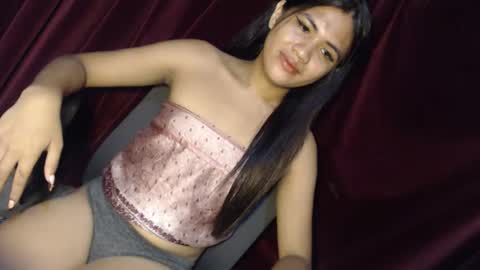 Snapshot of rema_thebigcock chatting on February 8, 12:25 am rema_thebigcock online show from February 8, 12:25 am