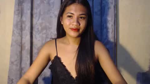 Snapshot of rema_thebigcock chatting on February 12, 8:37 pm rema_thebigcock online show from February 12, 8:37 pm