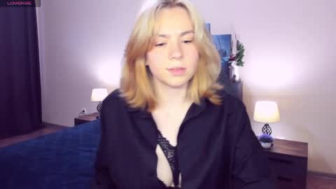 RemiPeach online show from May 19, 3:40 pm