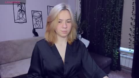 RemiPeach online show from May 31, 4:25 pm
