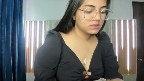 renata online show from May 22, 1:50 pm
