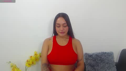 Snapshot of renatabrownn28 chatting on June 3, 6:13 pm renatabrownn28 online show from June 3, 6:13 pm