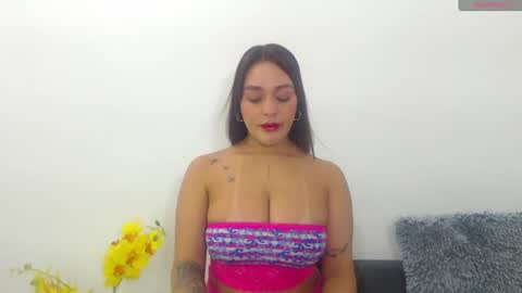 Snapshot of renatabrownn28 chatting on June 12, 11:09 am renatabrownn28 online show from June 12, 11:09 am