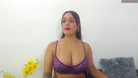 Snapshot of renatabrownn28 chatting on June 13, 3:04 am renatabrownn28 online show from June 13, 3:04 am