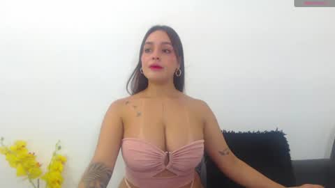 Snapshot of renatabrownn28 chatting on June 25, 5:12 am renatabrownn28 online show from June 25, 5:12 am