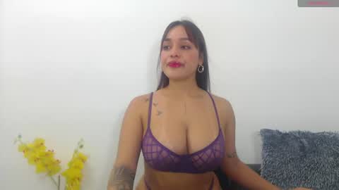 Snapshot of renatabrownn28 chatting on June 30, 4:24 am renatabrownn28 online show from June 30, 4:24 am