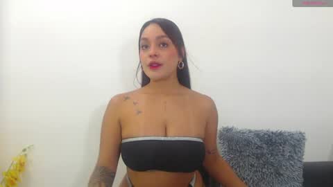 Snapshot of renatabrownn28 chatting on July 11, 8:39 am renatabrownn28 online show from July 11, 8:39 am