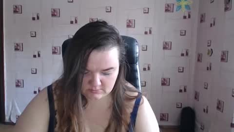 renataoia online show from February 26, 11:20 am