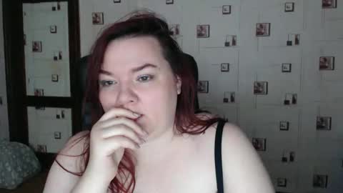 renataoia online show from December 16, 5:51 pm