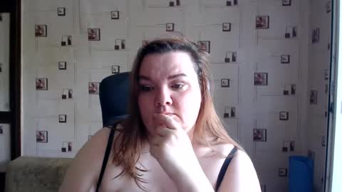 Snapshot of renataoia chatting on June 28, 10:43 am renataoia online show from June 28, 10:43 am