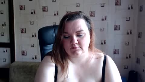Snapshot of renataoia chatting on July 11, 9:23 am renataoia online show from July 11, 9:23 am