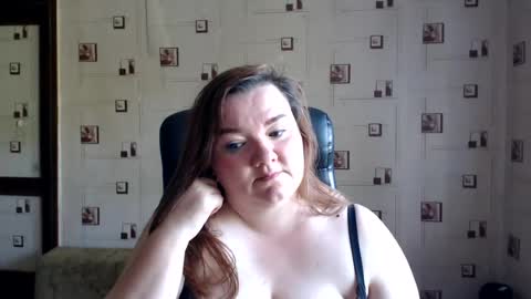 Snapshot of renataoia chatting on July 15, 2:55 pm renataoia online show from July 15, 2:55 pm