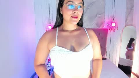 Snapshot of renatapeach chatting on May 8, 2:06 am RenataPeach online show from May 8, 2:06 am