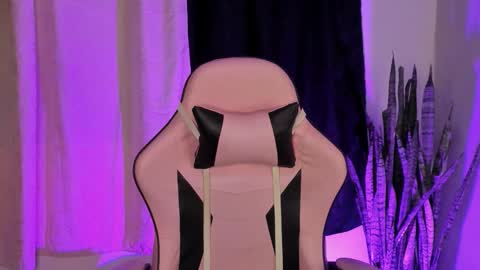 renatawilsom online show from February 12, 2:50 am