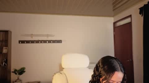 renaxi_smith online show from January 18, 8:23 pm