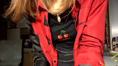 Snapshot of renayreisdorf chatting on February 12, 4:35 pm Mia online show from February 12, 4:35 pm