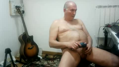 renefr online show from March 11, 11:59 pm