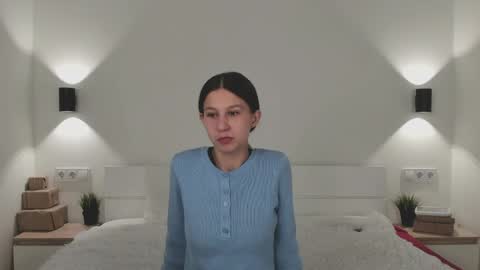 Snapshot of renettaschmeling chatting on May 19, 6:47 pm Christina online show from May 19, 6:47 pm
