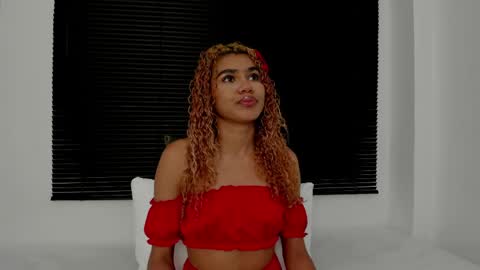 Snapshot of rennatta_sx chatting on March 31, 3:19 am Renata online show from March 31, 3:19 am