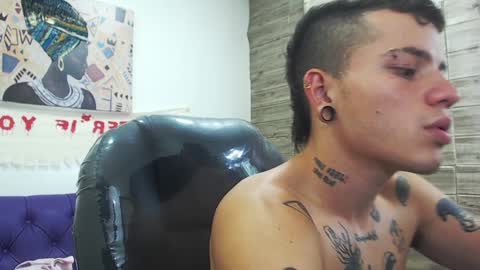 R E N E  online show from December 4, 7:50 am