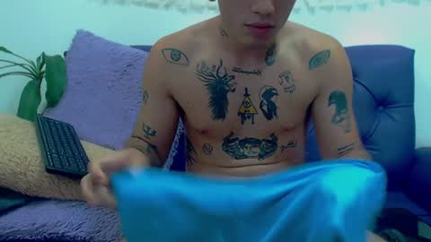 R E N E  online show from December 12, 7:08 am