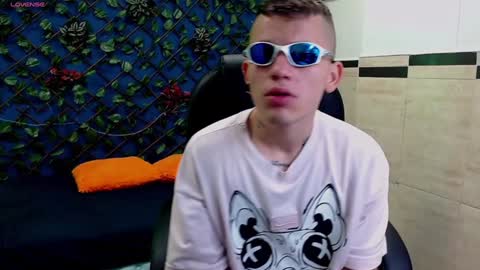 R E N E  online show from January 11, 4:16 am