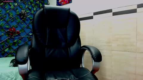 R E N E  online show from February 18, 10:27 am