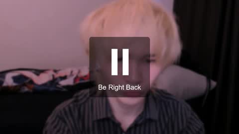 Snapshot of rennuts chatting on March 1, 6:59 am rennuts online show from March 1, 6:59 am