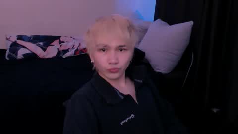 Snapshot of rennuts chatting on March 3, 5:13 am rennuts online show from March 3, 5:13 am