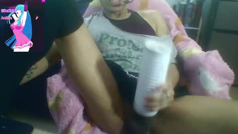 Snapshot of residentgoblin chatting on January 24, 3:13 pm residentgoblin online show from January 24, 3:13 pm