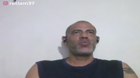 Snapshot of retlam37 chatting on April 23, 3:41 am Walter online show from April 23, 3:41 am