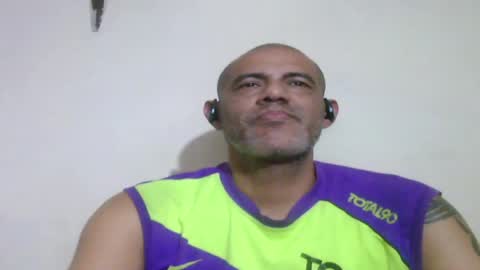 Snapshot of retlam37 chatting on May 6, 4:19 am Walter online show from May 6, 4:19 am