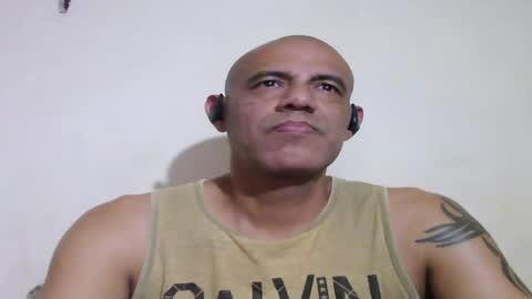 Snapshot of retlam37 chatting on May 8, 5:35 am Walter online show from May 8, 5:35 am