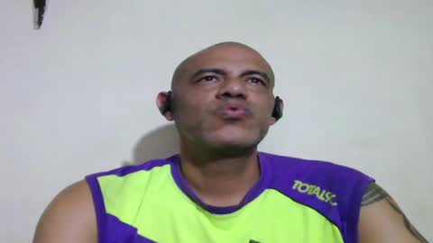 Snapshot of retlam37 chatting on May 17, 3:15 am Walter online show from May 17, 3:15 am