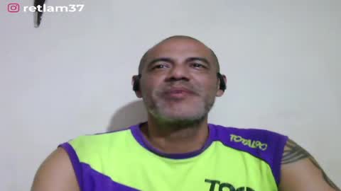 Snapshot of retlam37 chatting on May 21, 5:03 am Walter online show from May 21, 5:03 am