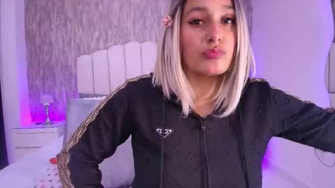 Snapshot of reven_lilith chatting on March 17, 3:11 am REVEN online show from March 17, 3:11 am