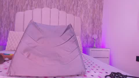 Snapshot of reven_lilith chatting on April 1, 3:18 am REVEN online show from April 1, 3:18 am