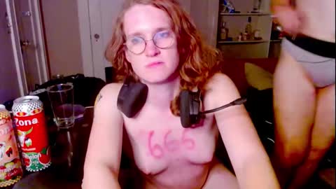 Snapshot of rewpert_ts chatting on November 1, 6:59 am rewpert_ts online show from November 1, 6:59 am