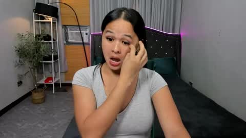 Snapshot of rex_bree chatting on May 23, 2:28 am rex_bree online show from May 23, 2:28 am