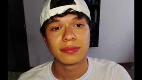 Snapshot of rexbunnybody chatting on March 1, 5:27 pm Rex online show from March 1, 5:27 pm