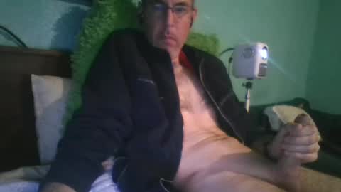 Snapshot of reyes_albert2006 chatting on December 16, 10:50 am reyes_albert2006 online show from December 16, 10:50 am