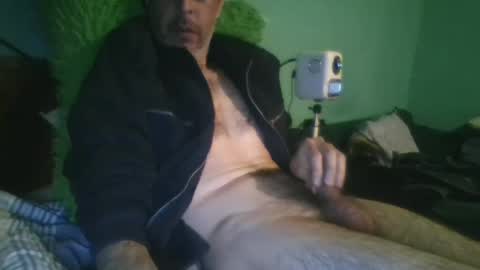 Snapshot of reyes_albert2006 chatting on February 17, 12:48 pm reyes_albert2006 online show from February 17, 12:48 pm