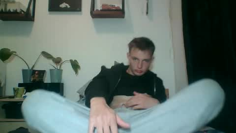 Snapshot of reynhardt chatting on June 29, 10:10 pm reynhardt online show from June 29, 10:10 pm