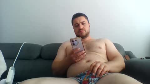 Snapshot of reynman2 chatting on November 2, 11:01 am reynman2 online show from November 2, 11:01 am