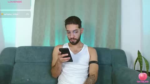 Snapshot of reypablo1 chatting on October 3, 1:02 am REY PABLO Independent online show from October 3, 1:02 am