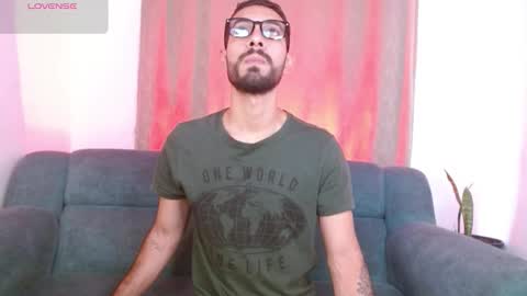 Snapshot of reypablo1 chatting on October 10, 8:41 pm REY PABLO Independent online show from October 10, 8:41 pm