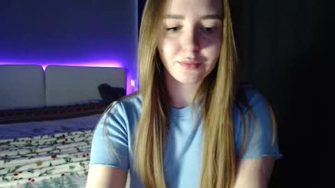 Snapshot of reysiri chatting on March 2, 9:27 am Darya online show from March 2, 9:27 am