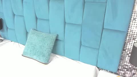 Reze  online show from March 29, 1:00 pm